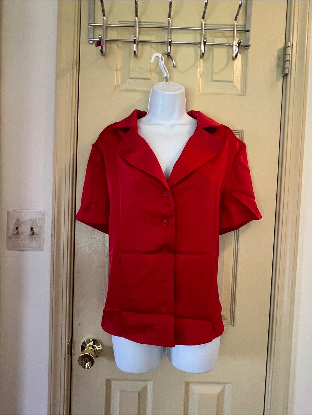 NWT Women's Red Short-Sleeve Button-Down Shirt with Notch Collar